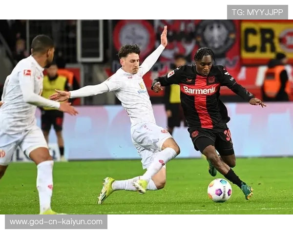 勒沃库森定位球形成威胁